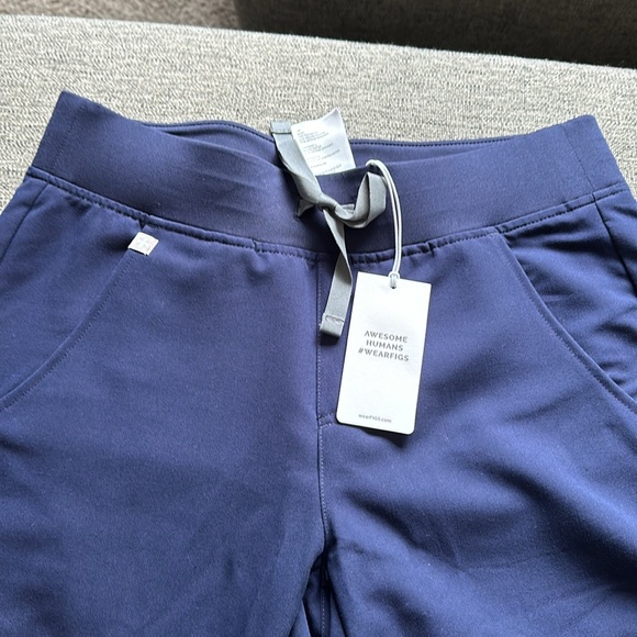 NWT Figs Zamora Jogger scrubs - Picture 3 of 6